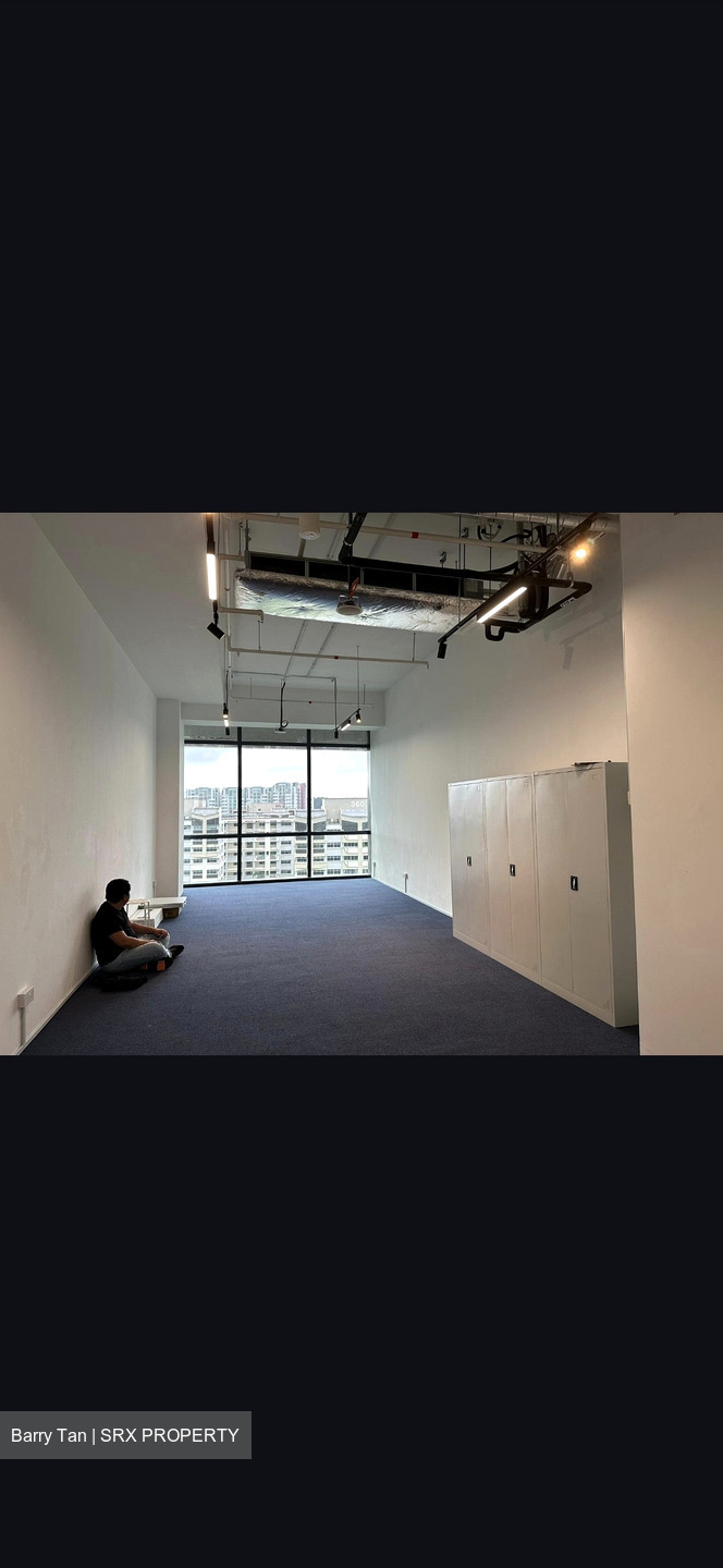 Woods Square (D25), Office #488998191